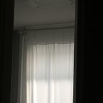 내 방 존1나 밝다