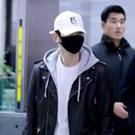 자기 가수 라이더 입은거좀 올려줘 잽발