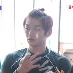 [강다니엘] 선크림 <b>정량</b> 바르는 강다니엘ㅋㅋㅋㅋㅋ