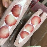 딸기샌드위치 <b>존맛</b>