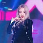 뒤돌아보게 만드는 '<b>냉미녀</b>'