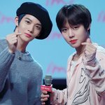 배진영 요즘 <b>모자</b> 자주 쓰네