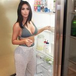 <b>소파</b>에서 스마트폰하는 킴카다시안ㅋㅋ