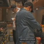 [EXO] 찬열이 요리하면서 또 페이퍼<b>타올</b>이 요기있네