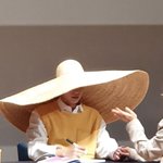 <b>아이돌팬</b>싸에 나타난 저세상크기 모자