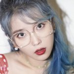 아이유 <b>시즌</b>그리팅 개이쁨