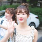 꽃이 <b>환생</b>한듯한 미모의 女돌