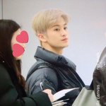 [NCT] 마크 생머리에서 <b>자연</b>스럽게 넘긴??머리 이쁜 것 같아