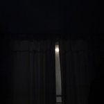 <b>커튼</b> 사이로 달 보여 ㅋㅋㅋㅋㅋㅋ