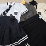 <b>이</b> 학교 다니면 교복 입을 <b>맛</b> 날 거 같지 않냐