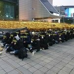 첸 시위 10명보단 많이왔네 <b>사진O</b>