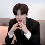 근데 러브샷은 <b>시우민</b>이 진짜