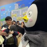 [모두드루와] 경호원 제치고 팬들에게 <b>악수</b>하는 아이돌