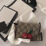 [댓글부탁해] 구찌 <b>체리</b>지갑이 그렇게 별로야..??