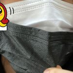나는 무서워서 마스크 <b>두겹</b>씩 낌