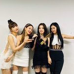 레드<b>벨벳</b>은 한 명 빠지면