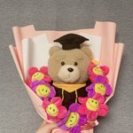 <b>주변</b>에 졸업하는 <b>사람</b> 있으면 이거 줄텐데