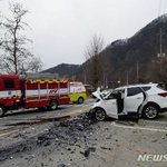 차량2대 정면충돌.10대 쌍둥이자매등 참변