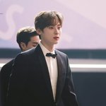 황민현 조말론 인간 같이 생기지 않았냐