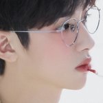 나 <b>처럼</b> 집에서 혼자 걸그룹 놀이하는사람 ??