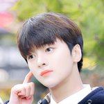 우리 한국사교과서 400페이지 넘음..