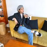 설현 <b>사복</b> 되게 심플하게 입는거 같은데