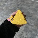 에어팟 케이스 자랑하잔╰(*´︶`*)╯