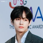 뷔 눈<b>밑</b> 코밑 입술<b>밑</b> 점 있는거 개신기