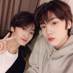 스타쉽 차기 <b>막내즈</b>