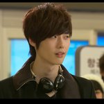 나 지금 시크릿<b>가든</b> 보는데 이종석 나오네