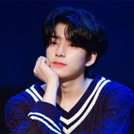 요즘 <b>압도</b>적으로 눈길이 가는 남돌