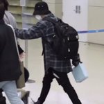 [모두드루와] 정국이 든 <b>정체</b>모를 물건