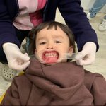 야들아 빨리 옷골라줘