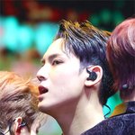 <b>눈</b>마주치고 싶게 만드는 시크<b>남</b>돌