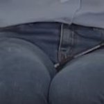 여자는 왜 다리를 <b>모아</b>??