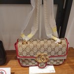 [이것좀봐줘] 구찌신상 샀는데 보증서 왜 안줘???