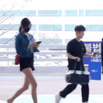 [댓글부탁해] 길거리에 얘 몸 <b>반정도</b> 밖에 안되는 여자들 널리고...