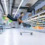 중력을 거스르는 우아한 <b>몸짓</b>