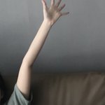 [댓글부탁해] 너네도 <b>팔</b> 들면 저렇게 꺾여있어?,,