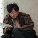 야 동생몰래 먹는거 이상한거 아니지..?