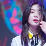 미모에 내려앉은 봄의 <b>온기</b>