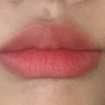 내 입술 <b>색깔</b> 예쁘지 않니
