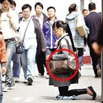 [EXO] <b>쟈철</b> 탔는데 거지줌마 한명이