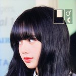 리사 <b>흑발</b>한거 너무 이쁘지않음?