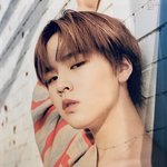 올해 17살 고1 된 2004년생 아이돌들.jpg