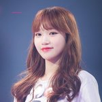 데뷔 후 처음으로 <b>단발</b>한 김채원