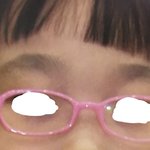 나 <b>유딩때</b> 쓴 안경 보셈