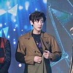 [EXO] 이날의 <b>찬열</b>이 착장 사랑해