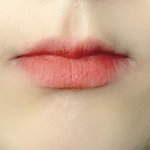 나보다 <b>윗입술</b> 얇은 사람있냐