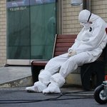 <b>병동</b>에서 휴식 취하고 있는 의사